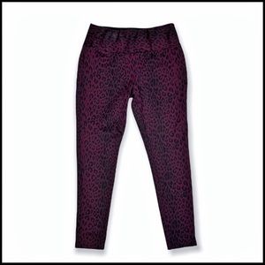 Carmen Marc Valvo Leopard Capri Legging Pants Compression Slimming Dark skinny